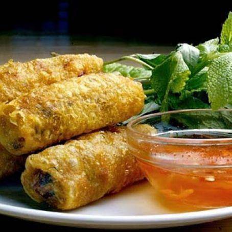 2. Vietnamese Spring Rolls (Chả Giò) (越南春卷) (2 pcs)